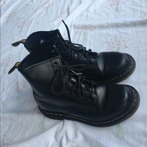 Woman’s Black Leather Dr.Martens Boots